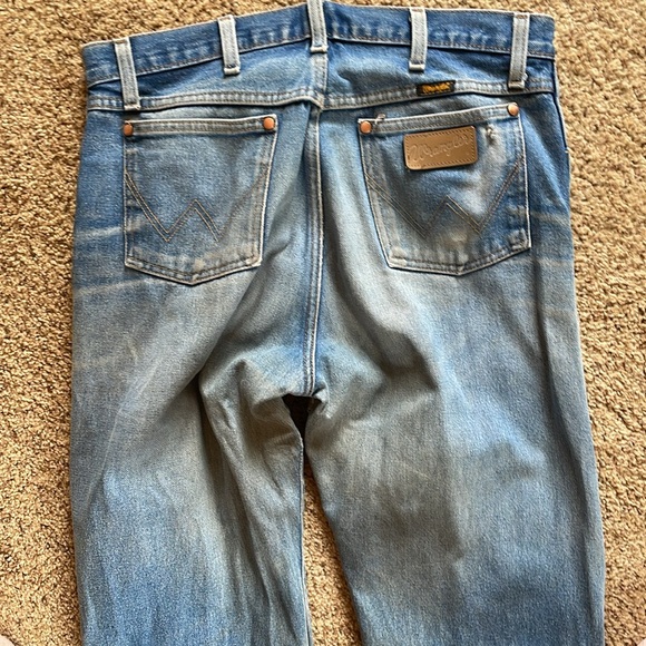 Custom distressed Wrangler jeans - Picture 10 of 12